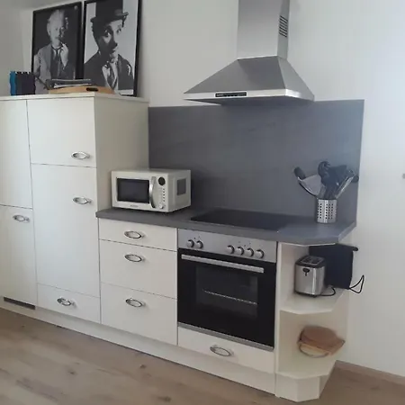 Freundliche Mit Grosser Terasse Апартаменты *